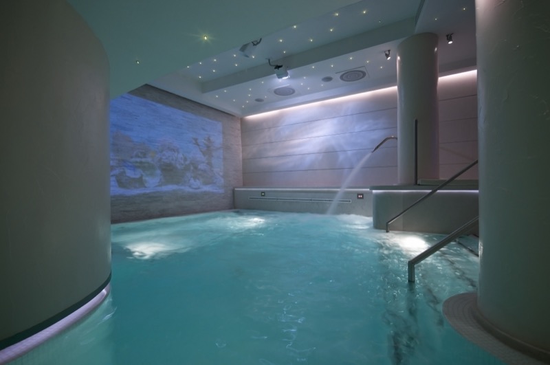 SPA Moon - pool blue